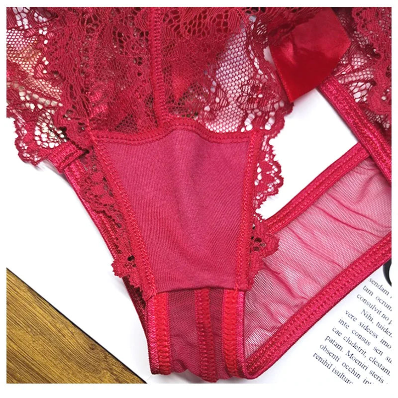 String en Dentelle Transparente avec Nœud