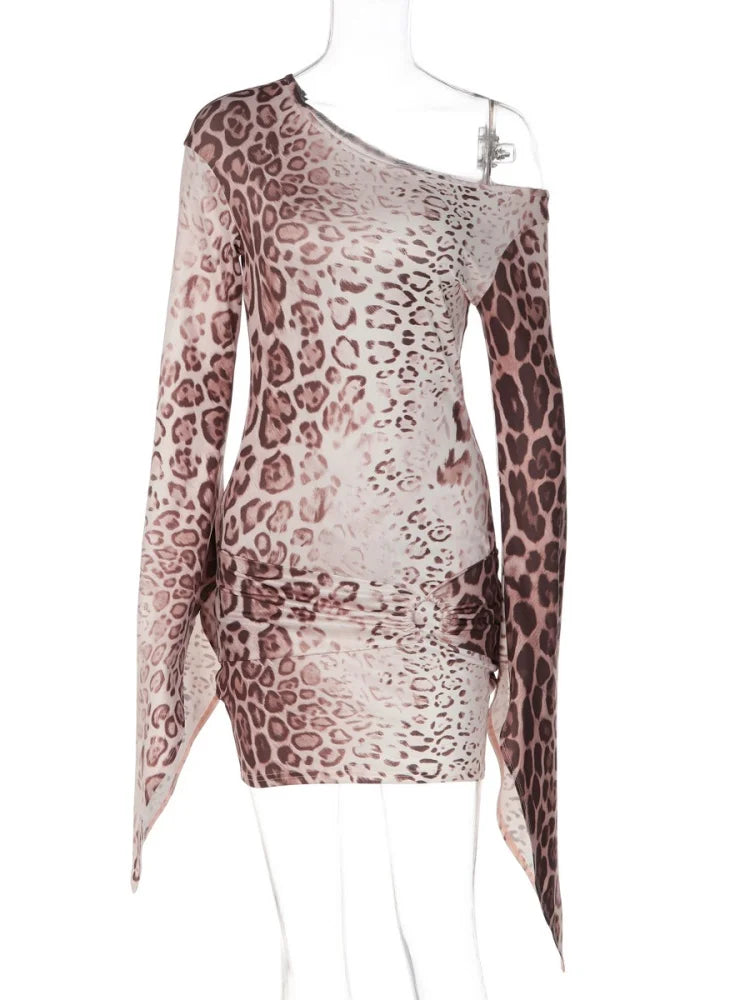 Robe femme moulante asymétrique imprimé léopard