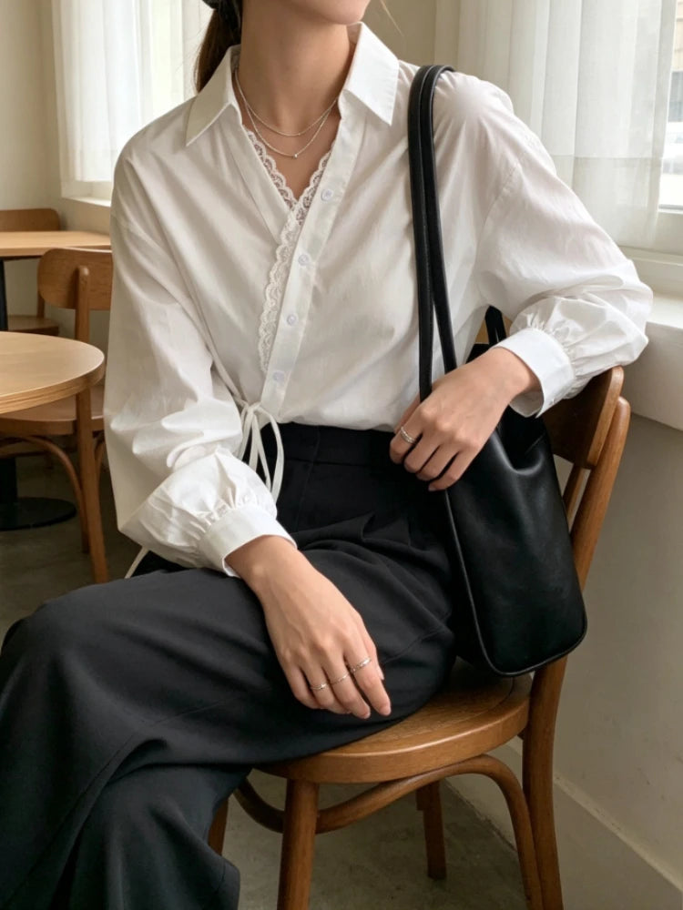 Chemise Femme – Col à Revers, Dentelle et Taille Nouée