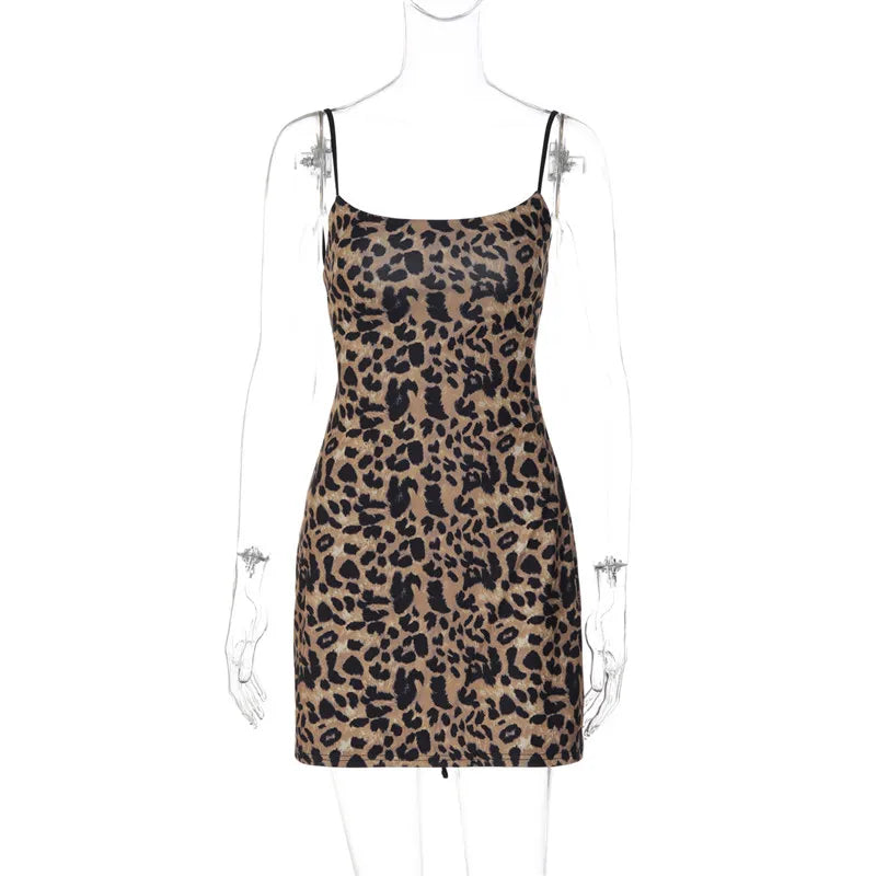 Robe courte femme trapèze léopard à dos nu