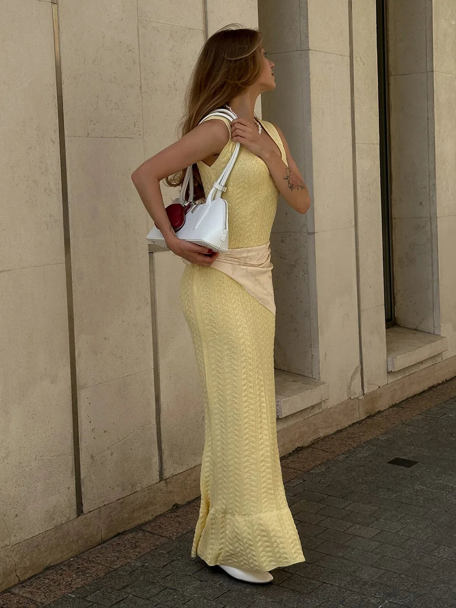 Robe en Maille Femme – Col V et Coupe Sirène