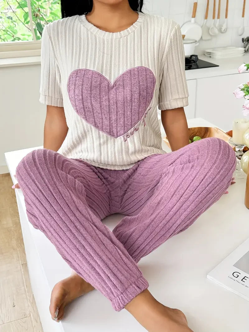 Pyjama à Cœurs Femme – Haut Col Rond et Pantalon Long