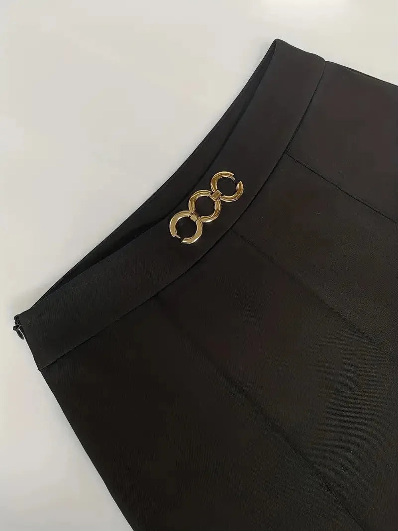 Pantalon Droit Noir Femme – Taille Haute et Détail Métallique