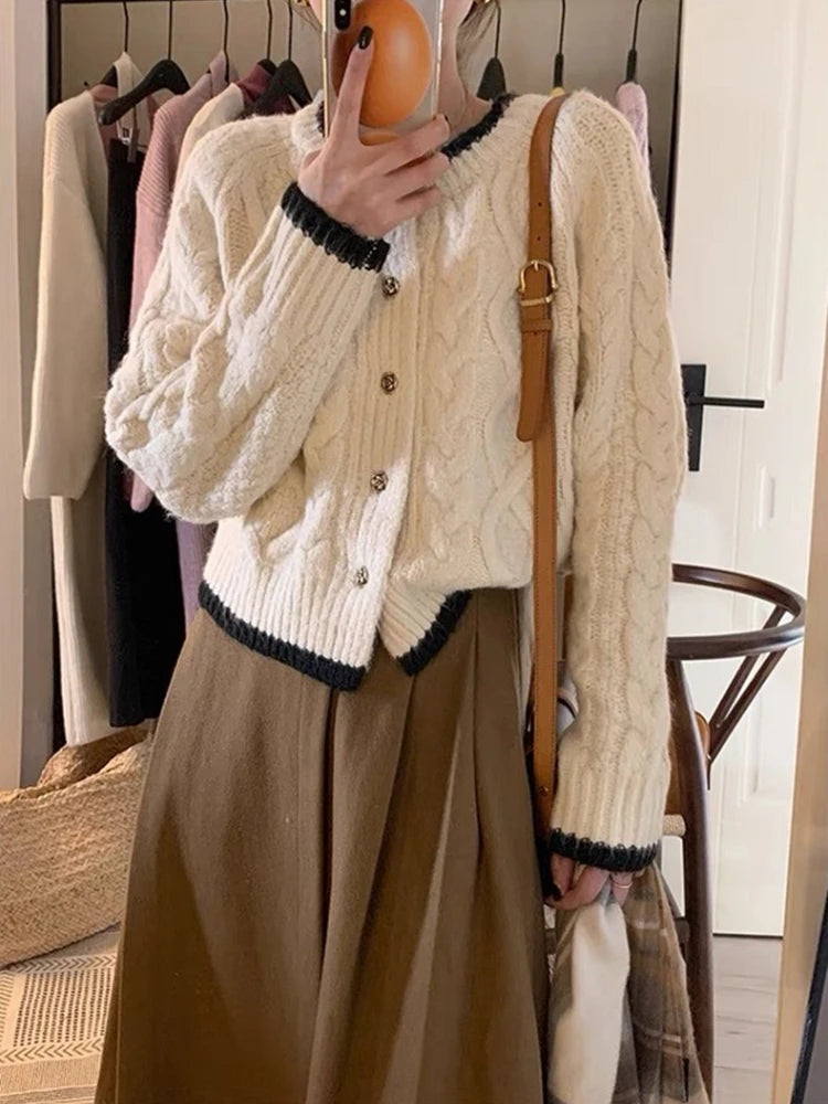 Cardigan Rétro Femme – Maille aux Couleurs Contrastées