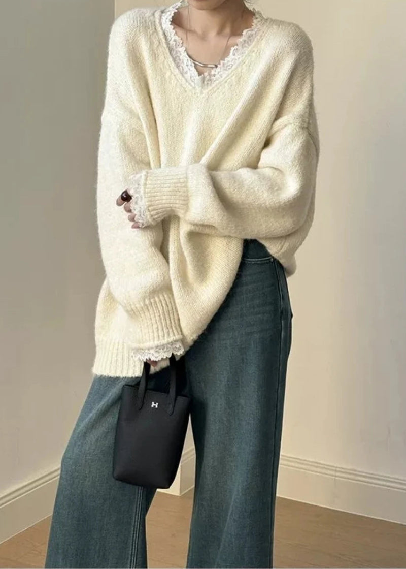 Pull en Maille Femme – Col V et Dentelle