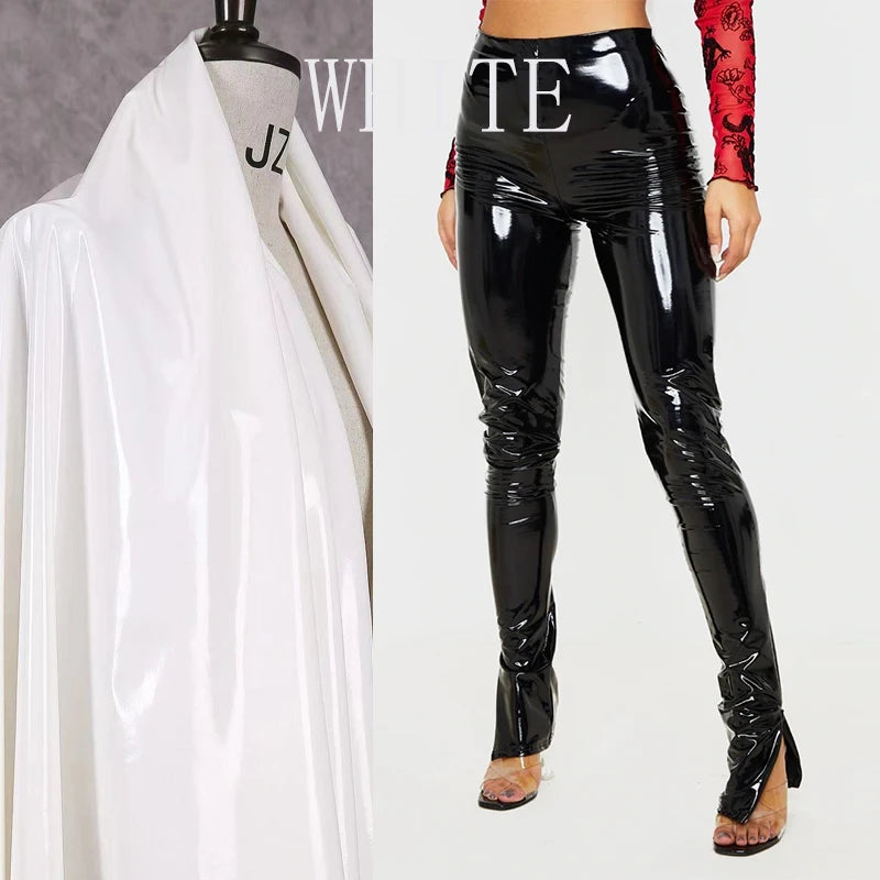 Pantalon Slim en Similicuir Verni à Fentes Latérales