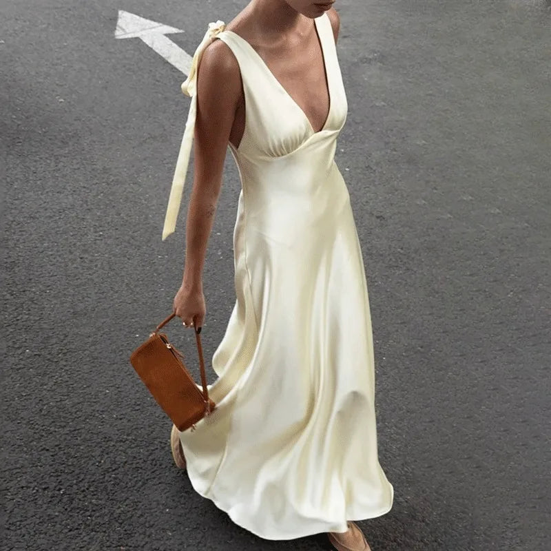 Robe Longue Femme – Dentelle, Col V et Dos Nu