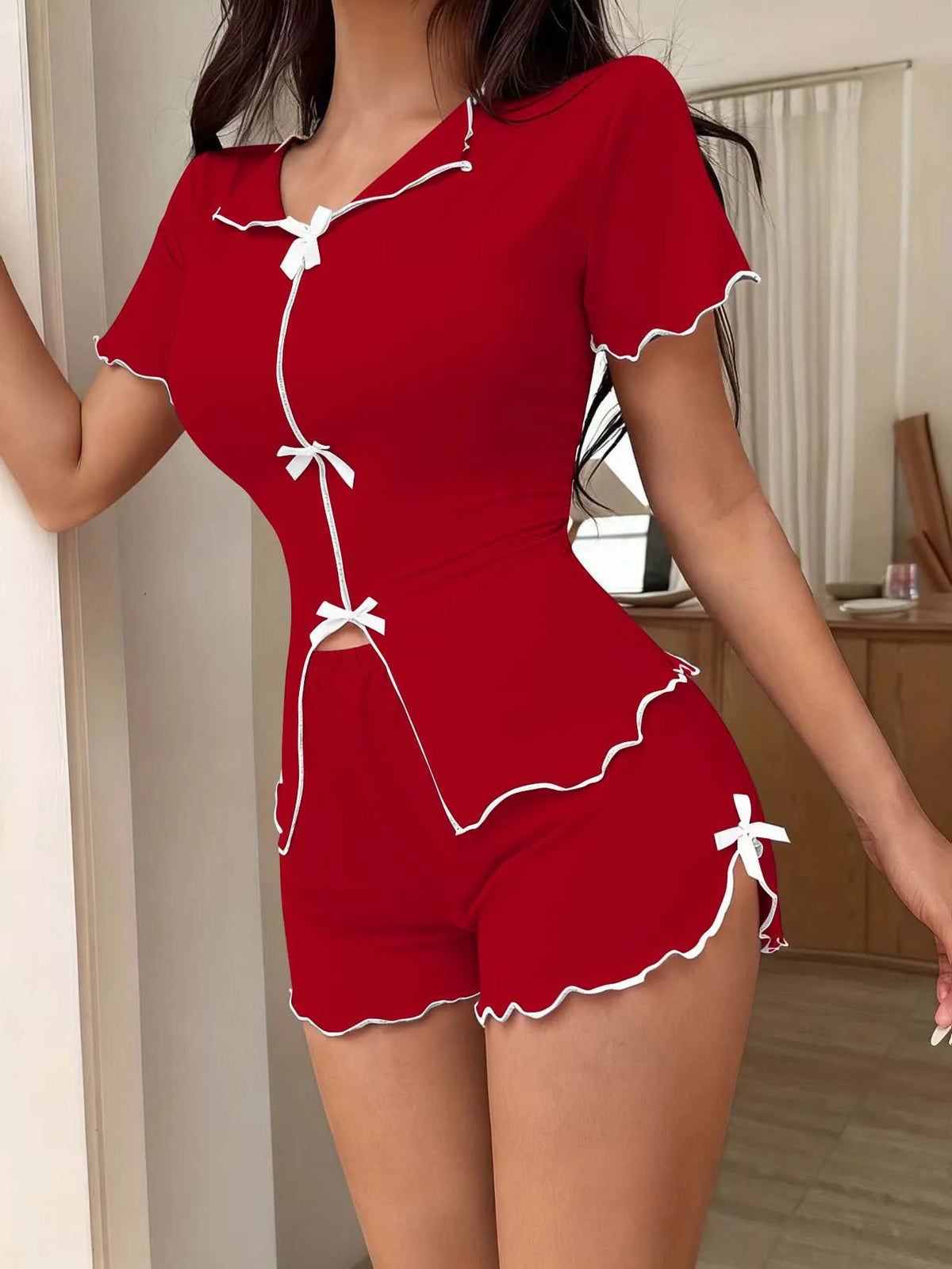 Pyjama d’Été Femme – Col Rabattu et Haut Noué