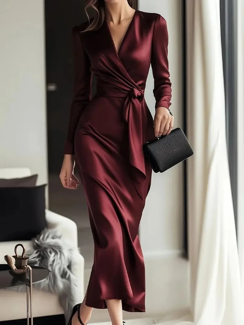 Robe femme longue en satin à col V