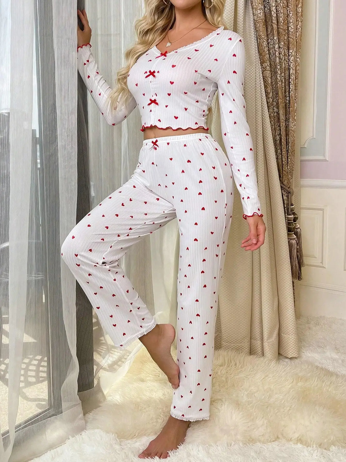 Pyjama à Cœurs Femme – Dentelle et Col V