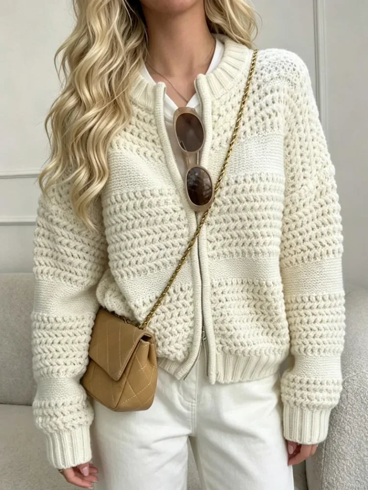 Cardigan Torsadé Femme – Maille Épaisse, Zip et Col Rond