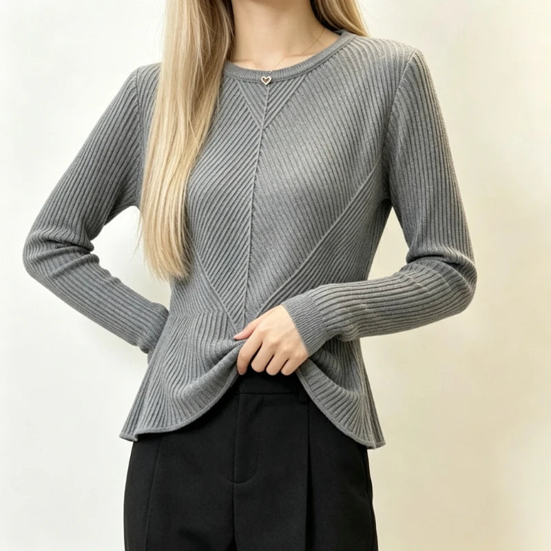 Pull Côtelé Femme – Maille Ajustée et Élégante
