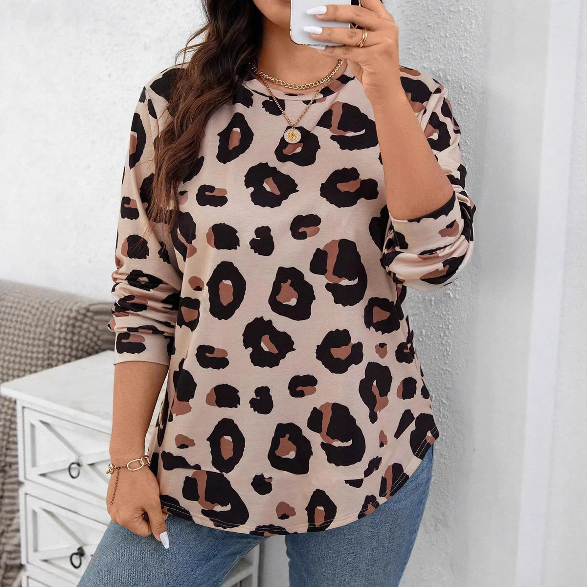 T-shirt Léopard Femme – Coupe Ample et Manches Longues