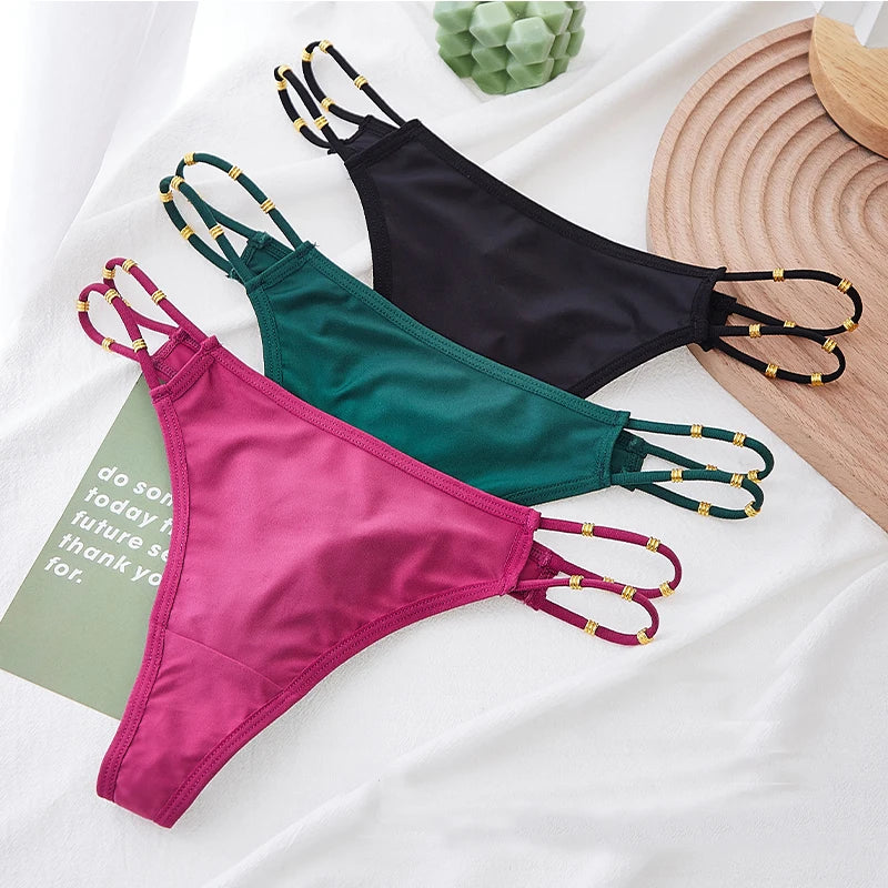 String Femme – Soie et Dentelle