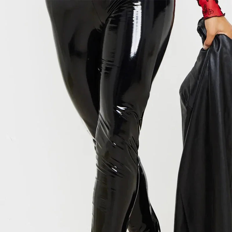 Pantalon Slim en Similicuir Verni à Fentes Latérales