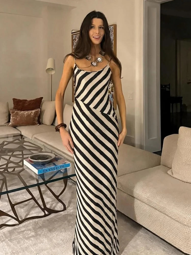 Robe longue sirène femme rayée à fines bretelles