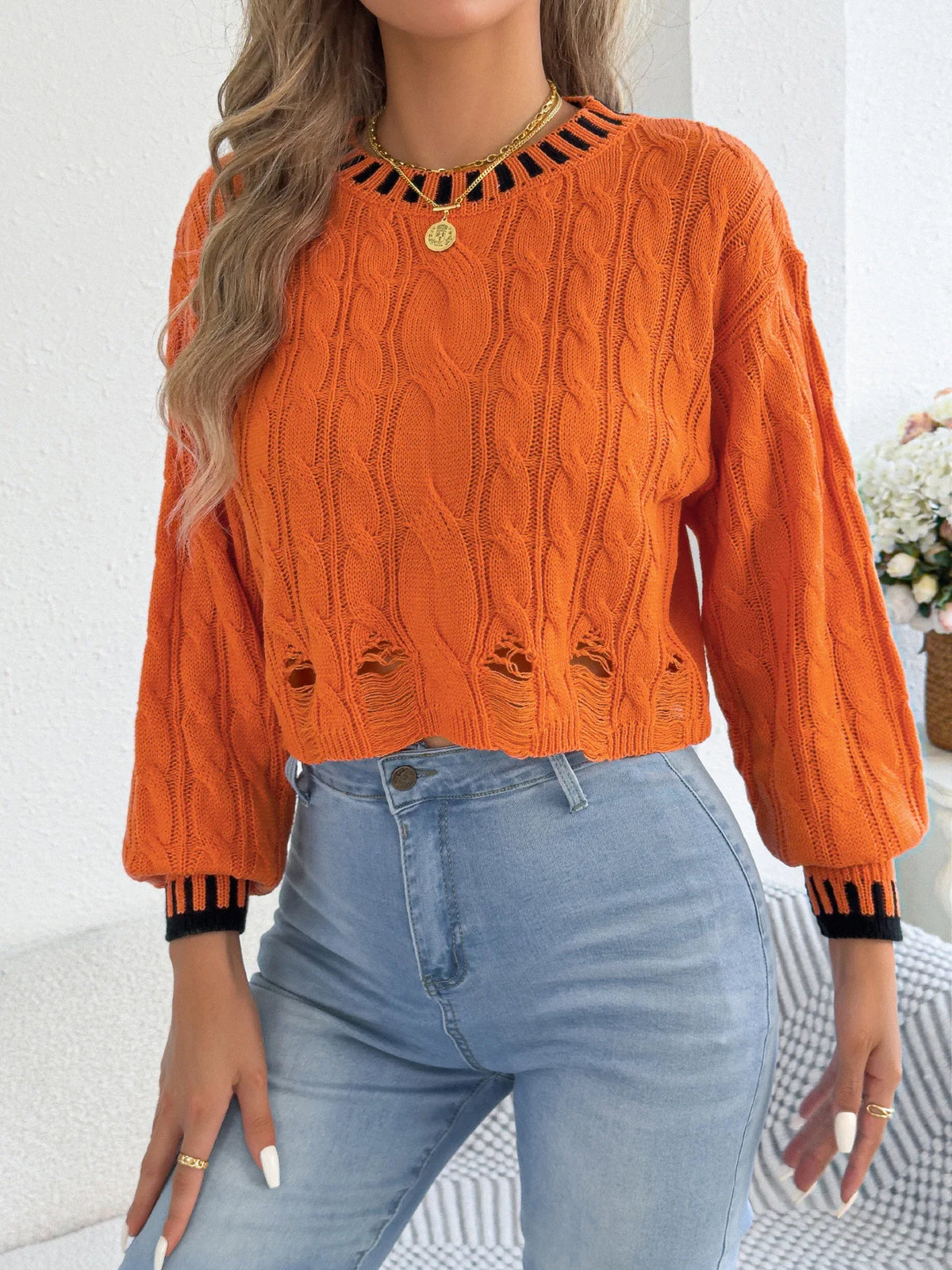 Pull Torsadé Femme – Bordures Contrastantes et Ourlet Effiloché