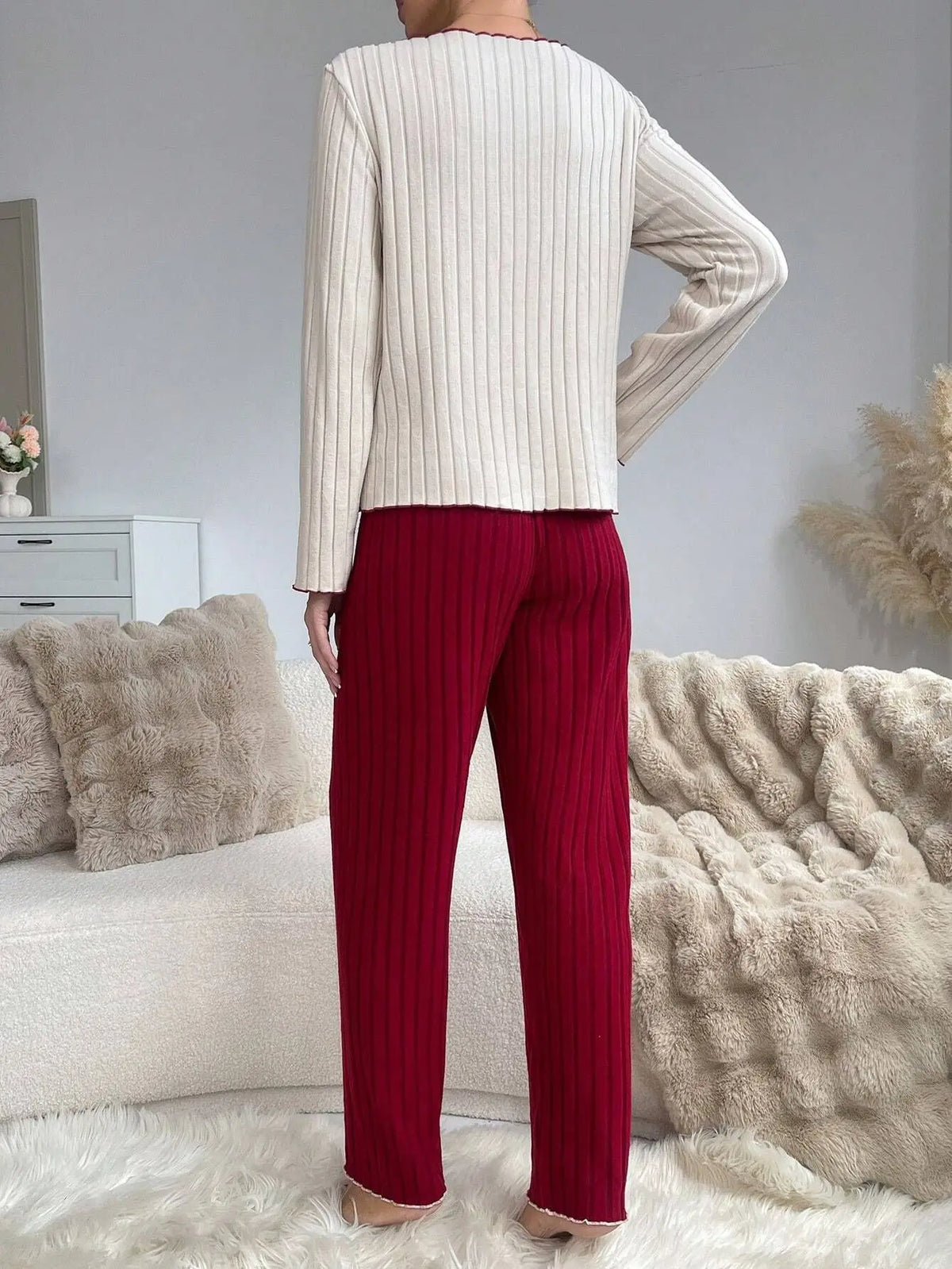 Pyjama à Cœurs Femme – Haut Manches Longues et Pantalon