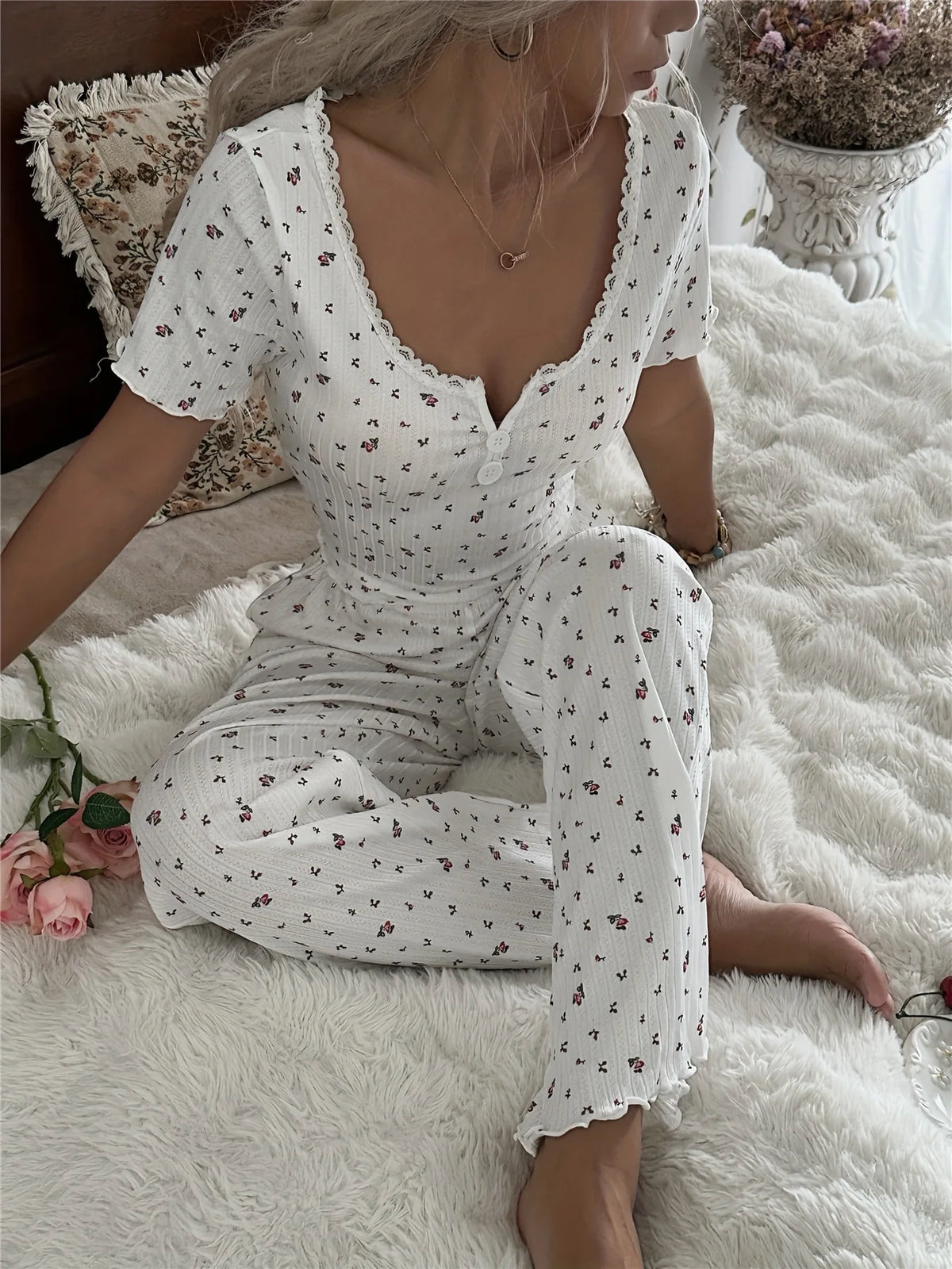 Pyjama Fleuri Femme – Haut Manches Courtes et Pantalon