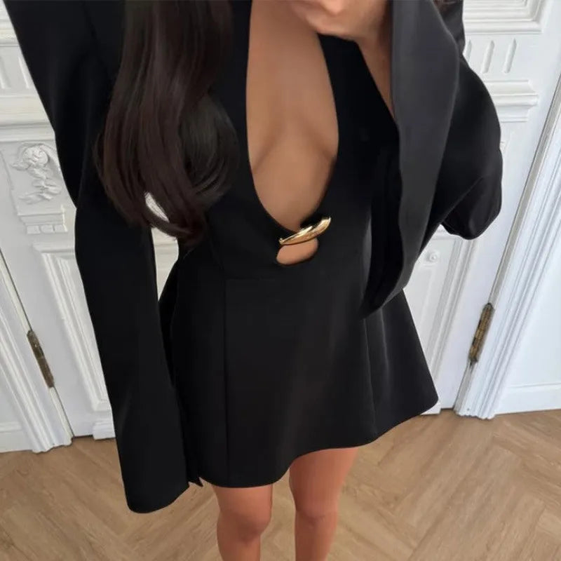 Robe trapèze femme noire à col mandarin ajouré et épaulettes