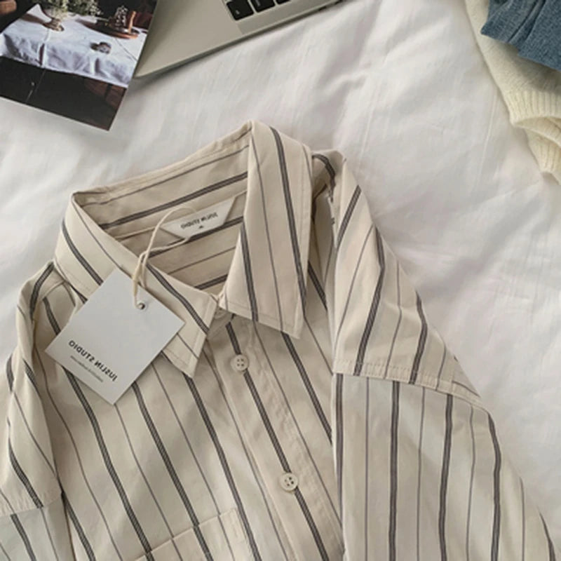 Chemisier Rayé Femme – Léger et Col à Revers