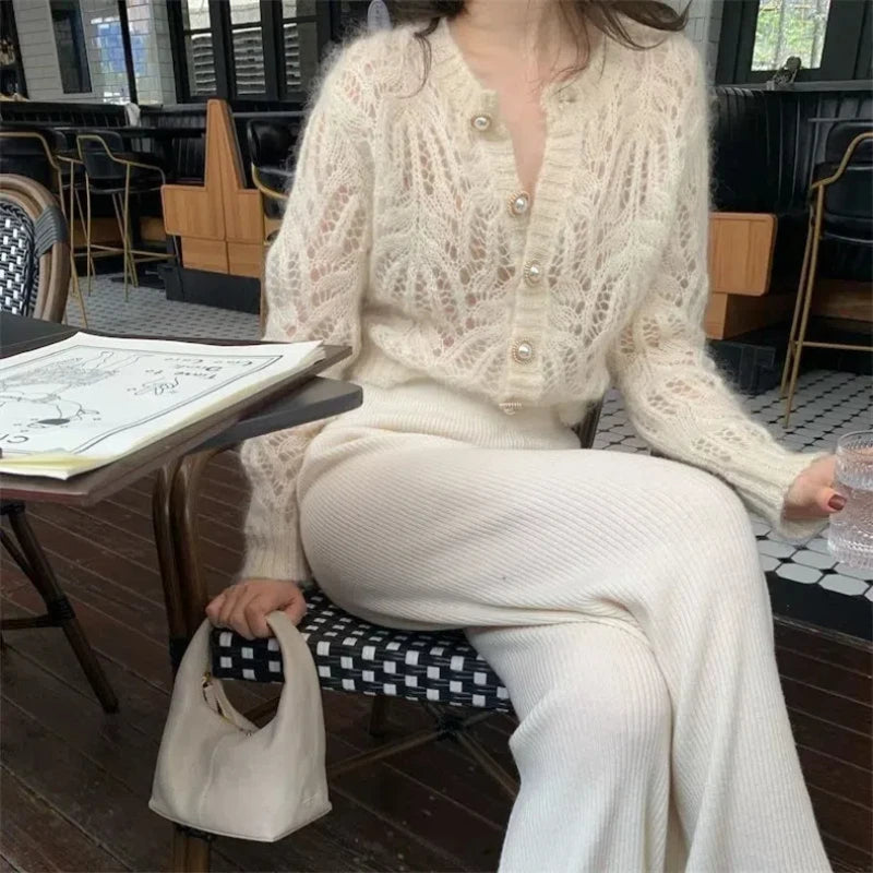 Cardigan Ajouré Femme – Maille et Boutons Perlés