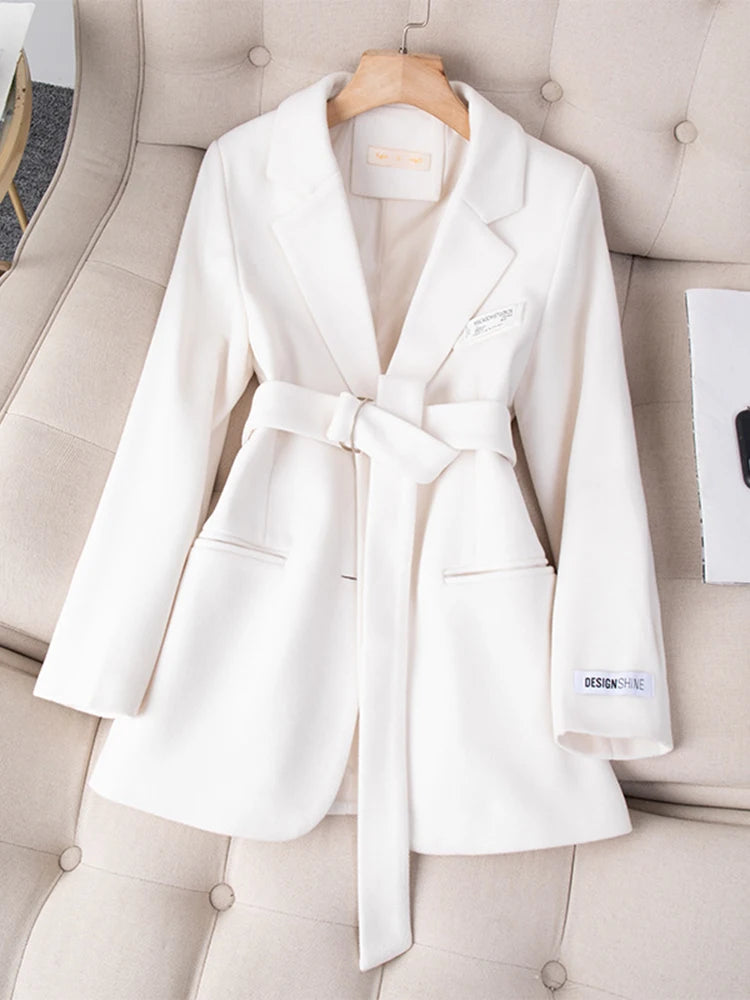 Manteau femme en laine mélangée avec ceinture