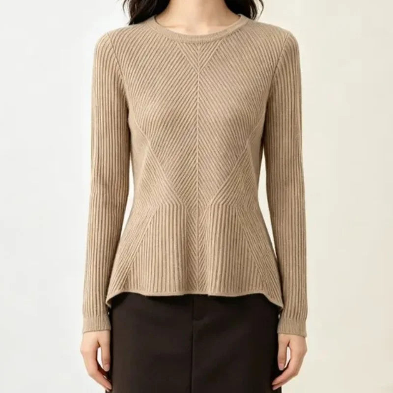 Pull Côtelé Femme – Maille Ajustée et Élégante