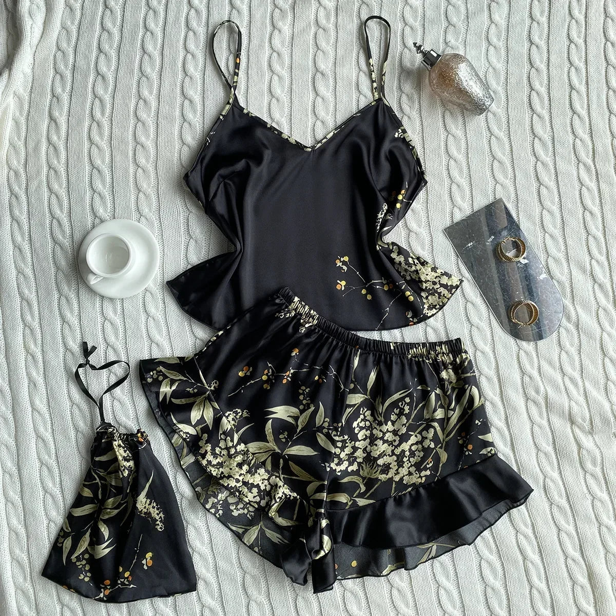 Pyjama 3 Pièces Femme – Motif Floral, Caraco, Short et Pochette