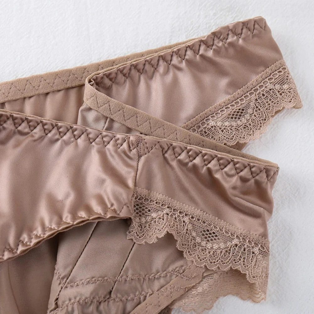 Culotte Femme – Tissu Soyeux et Bordure Dentelle