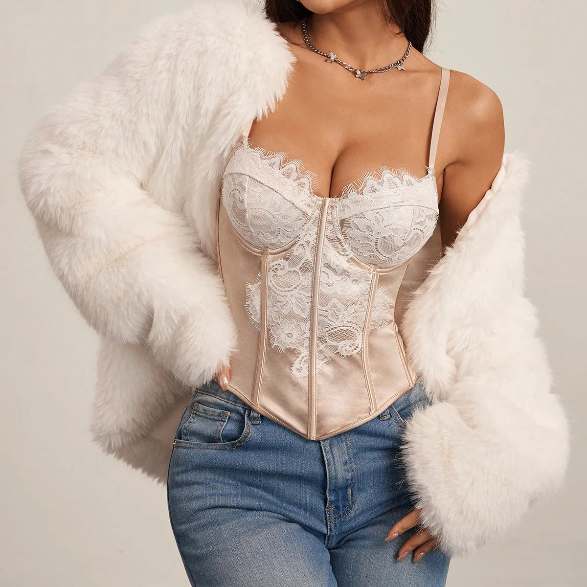 Crop Top Femme – Satin et Dentelle