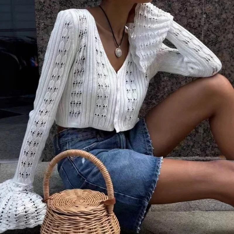 Cardigan Court Femme – Maille Ajourée et Col V