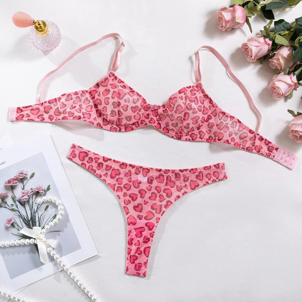 Ensemble Lingerie Femme – Demi-Bonnet et String à Pois