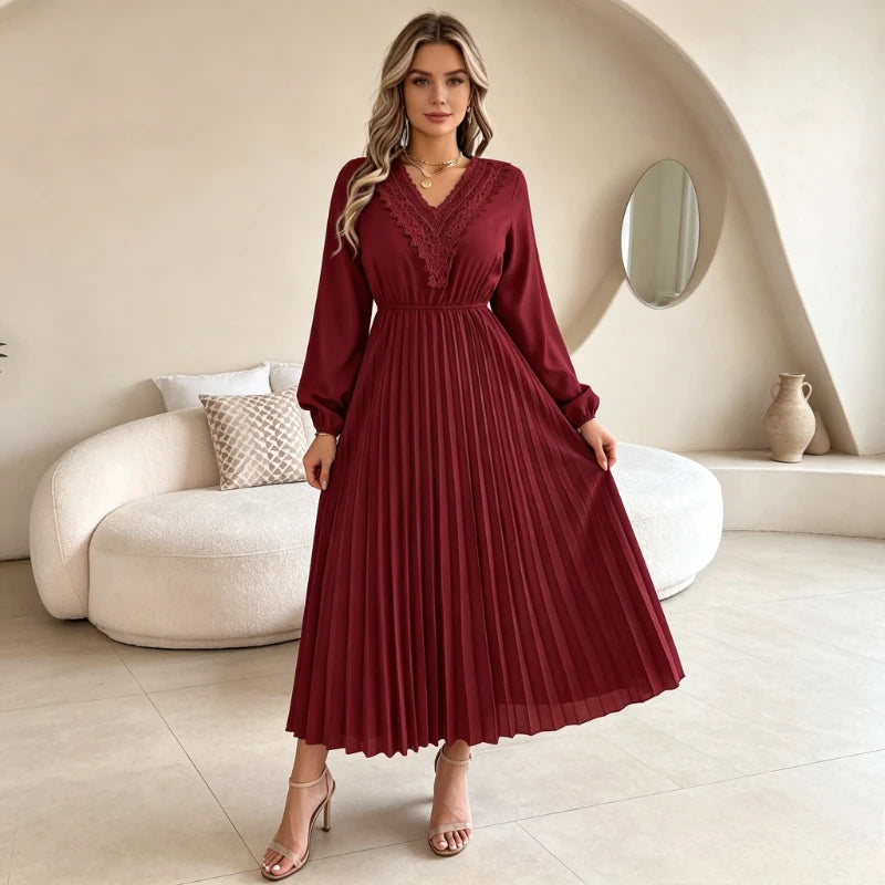 Robe Longue Plissée Femme – Col V et Taille en Dentelle