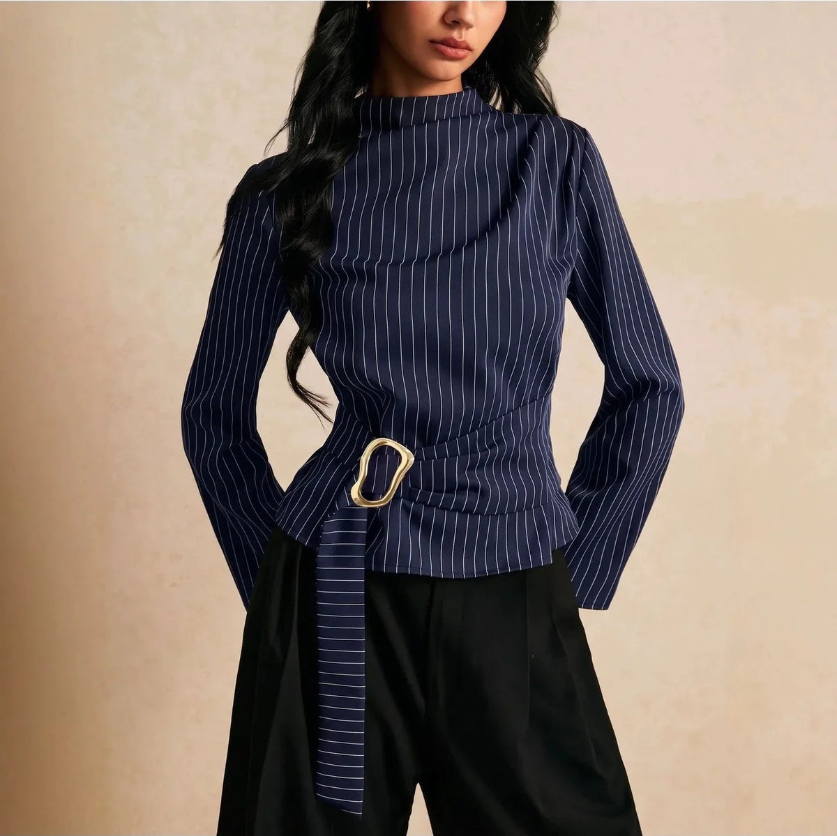 Chemise Rayée Femme – Col Montant Élégant