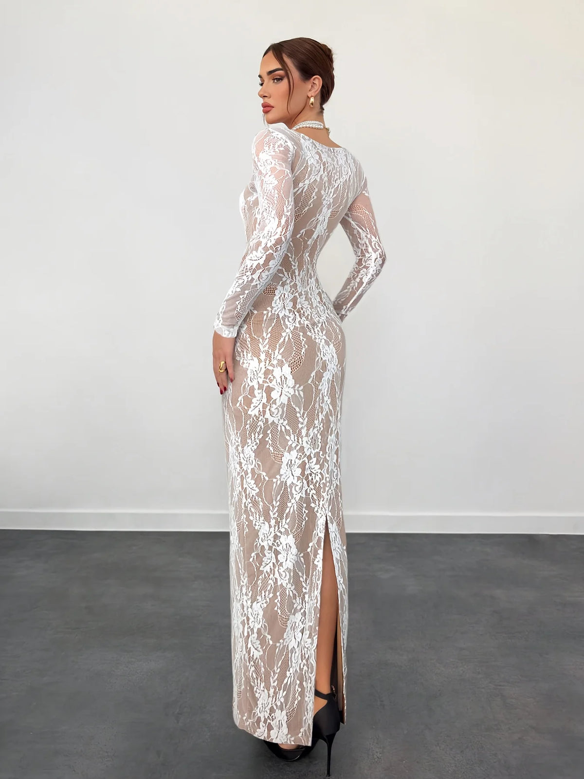 Robe Longue Femme – Dentelle Noire et Blanche et Fente