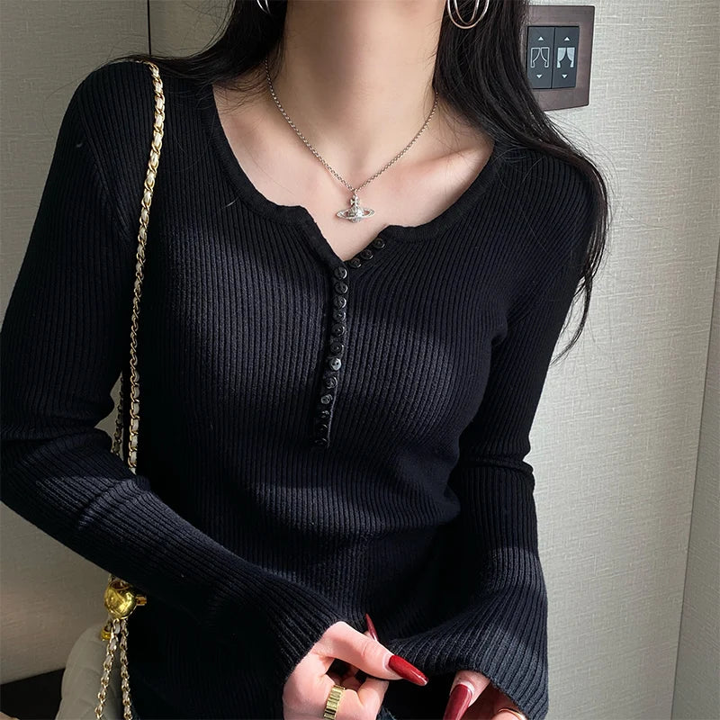 Haut en Maille Ajusté Femme – Col V et Boutons