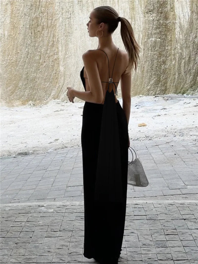 Robe longue femme noire ajustée dos nu à fines bretelles