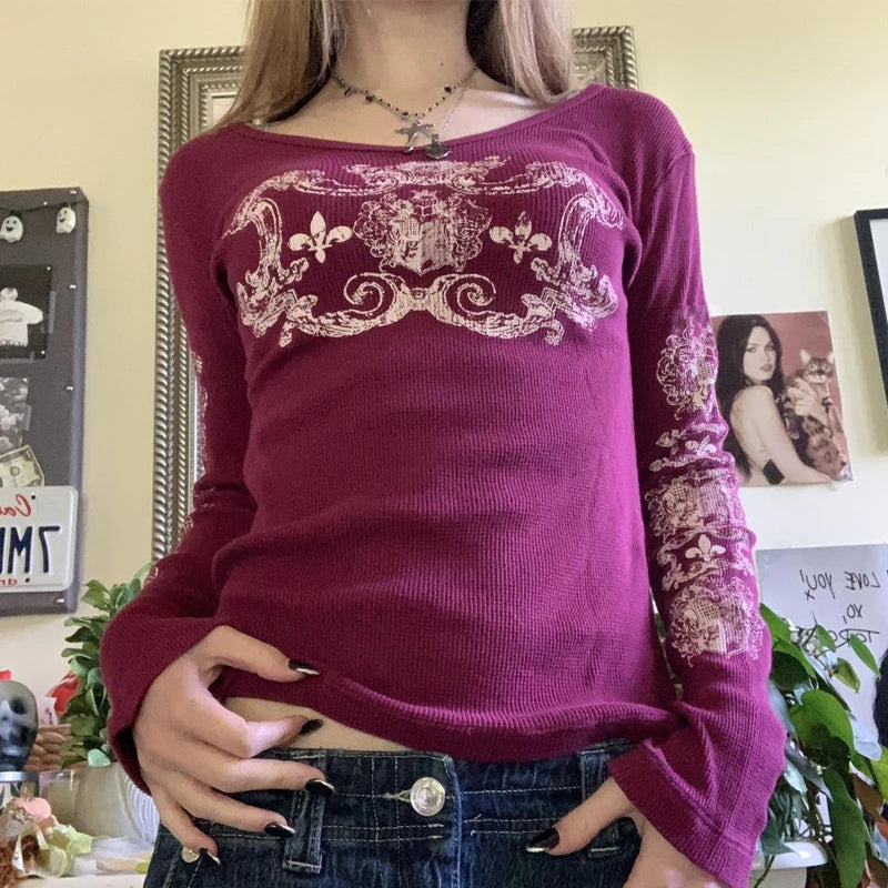 T-Shirt Femme – Style Alternatif