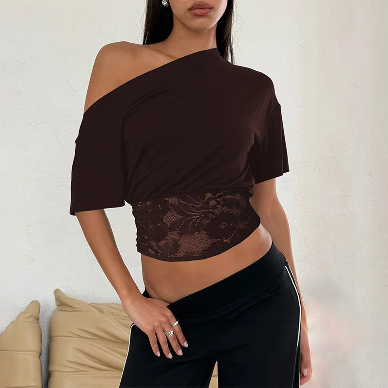 Crop Top en Dentelle Femme – Col Asymétrique et Épaules Dénudées