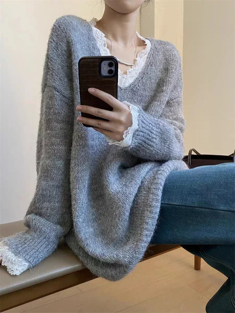 Pull en Maille Femme – Col V et Dentelle