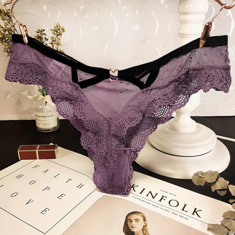 String Dentelle Femme – Pois et Boucle Cœur