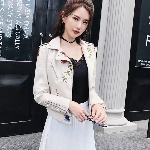 Veste Similicuir Femme – Broderies Florales et Rivets