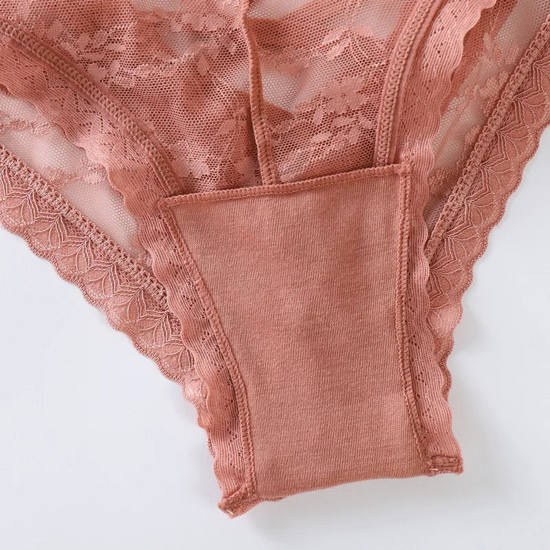 String Dentelle Femme – Fleurs et Brides Croisées