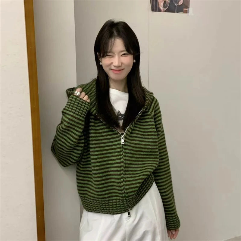 Cardigan Zippé à Capuche Femme – Maille Rayée