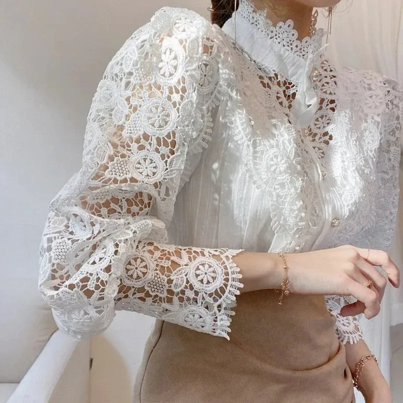 Chemise Rétro Femme – Dentelle Ajourée et Coupe Décontractée