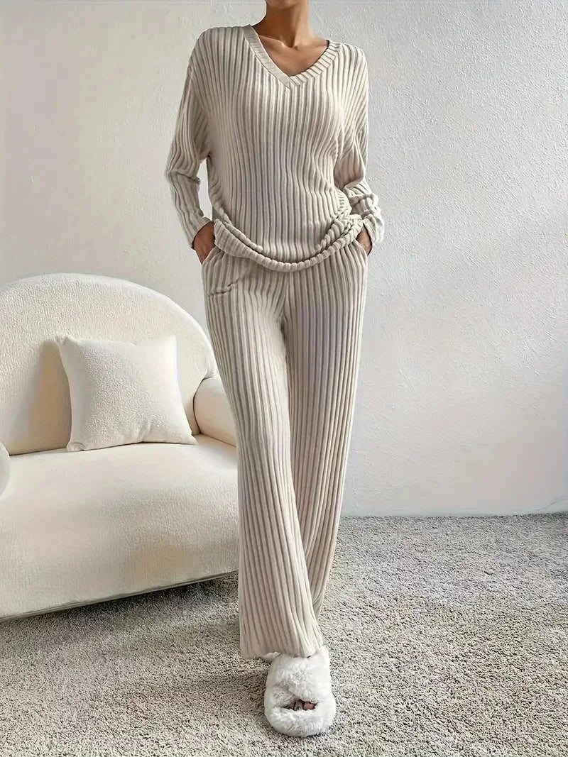 Ensemble Côtelé 2 Pièces Femme – Pull Col V et Pantalon