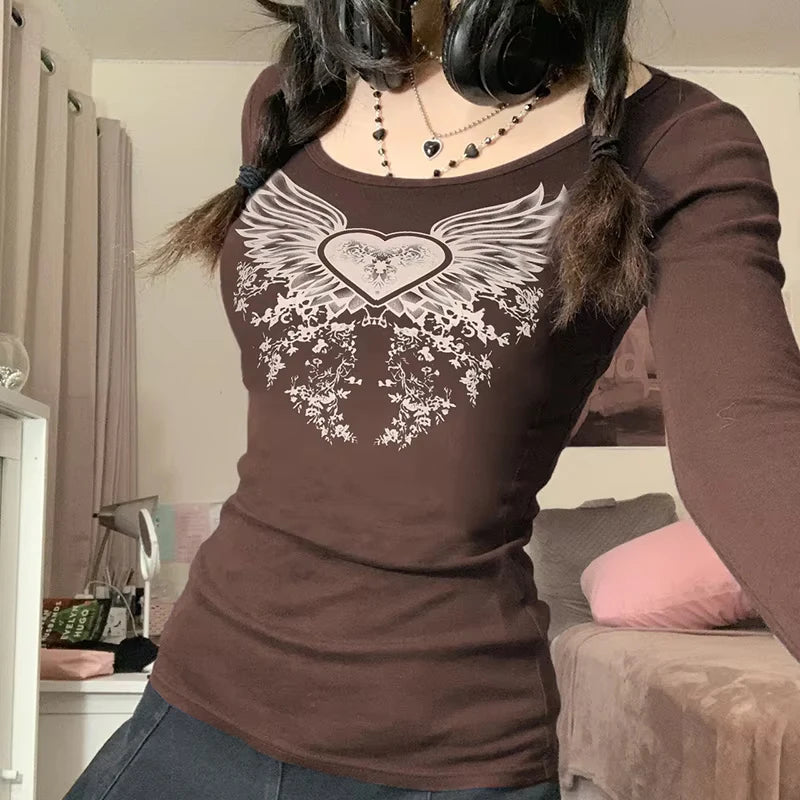 T-Shirt Femme – Style Alternatif