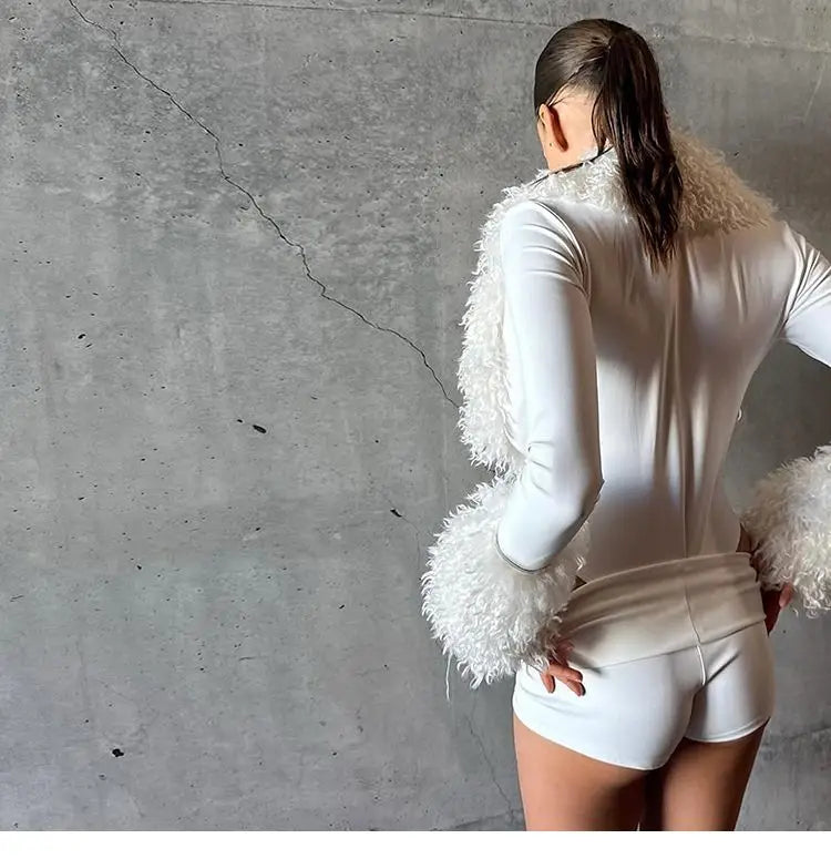 Combinaison Rétro Femme – Ajustée et Effet Fourrure Bouclée