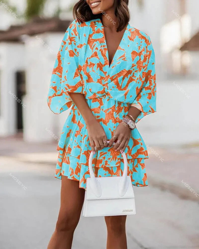Mini-Robe Femme – Col V Profond et Imprimé Original